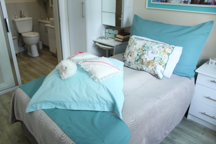 1 Bedroom Property for Sale in Zevenwacht Retirement Village Western Cape